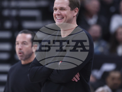 Hawks Jazz Basketball