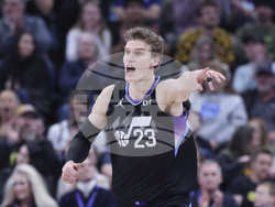 Hawks Jazz Basketball