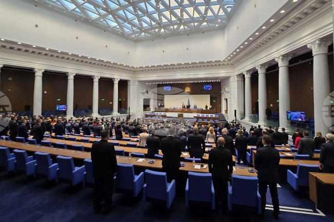 Парламентът обсъжда на първо четене три законопроекта за изменение и допълнение на Закона за съдебната власт, свързани с процедурата по избор на нов главен прокурор 