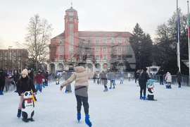 Плевен - ледена пързалка - атракция