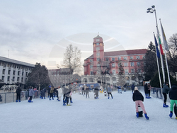 Плевен - ледена пързалка - атракция