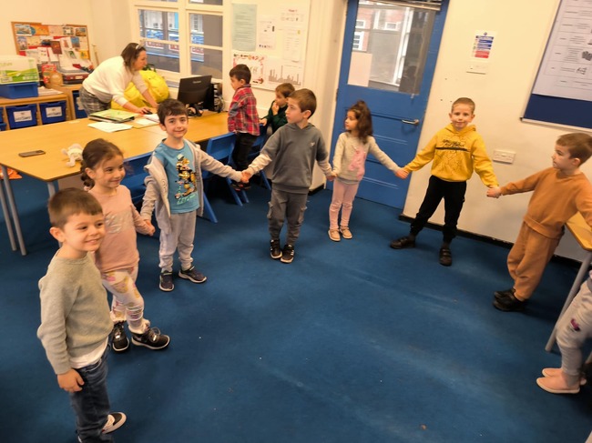 Празникът Богоявление бе отбелязан в Българското училище „Зора“ в Бейзингстоук