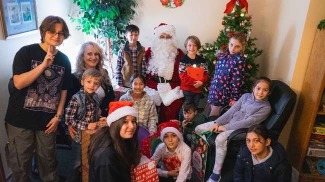 Дядо Коледа посети Българското училище в Сиатъл