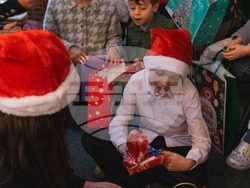 Дядо Коледа посети Българското училище в Сиатъл