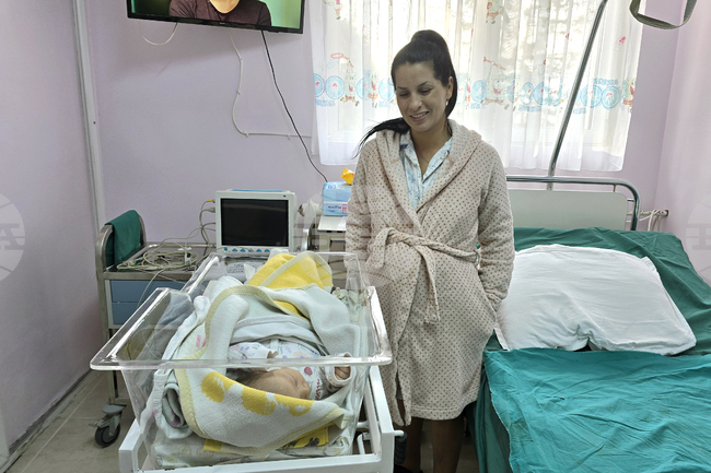 Първото бебе за община Сандански, е момиче и се казва Вили