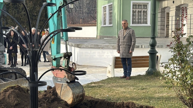 Основната реконструкция на централния площад в Гурково ще приключи предсрочно и той ще бъде готов за празника на града 4 септември