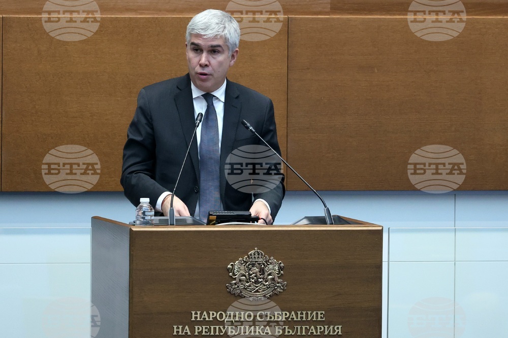 Над 20 000 домакинства ще получат финансова помощ за спрения ток по празниците, каза министър Малинов