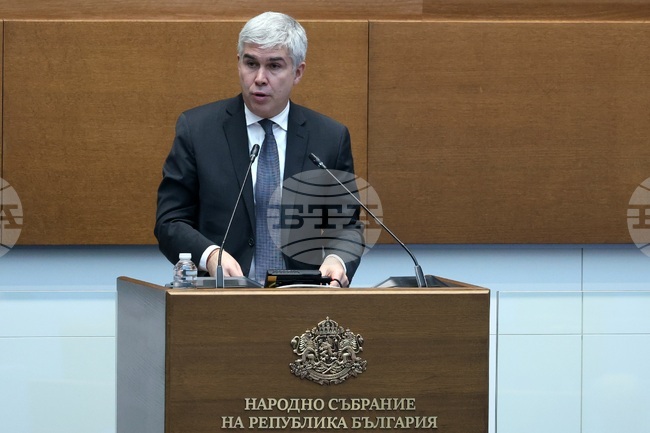 Над 20 000 домакинства ще получат финансова помощ за спрения ток по празниците, каза министър Малинов