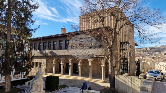 Регионалната библиотека във Велико Търново събира криминални разкази за петото издание на конкурса „/Не/разкритият случай“