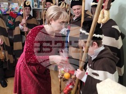 Фолклорна група „Роса” и ученици от училище „Св. Константин-Кирил Философ” в Атланта пресъздадоха обичая „коледуване“