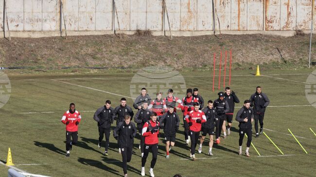 ЦСКА тренира с Делова, но без Скаршем