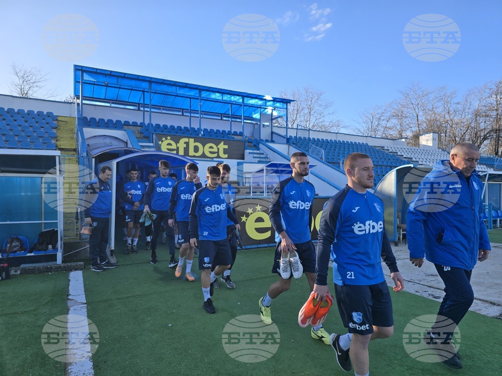 Спартак (Плевен) надигра Етър във Велико Търново при представянето на "болярите"