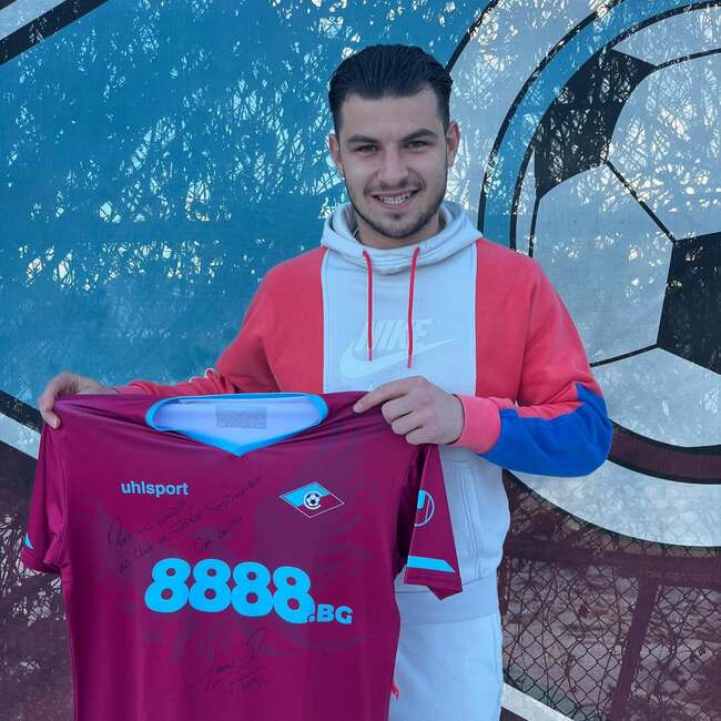 Младежкият национал Валентин Николов преминава в Македоникос Неаполис