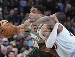 Spurs Bucks Basketball