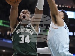 Spurs Bucks Basketball