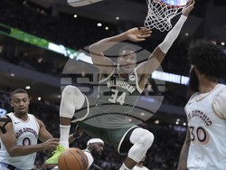 Spurs Bucks Basketball