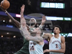 Spurs Bucks Basketball