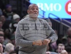 Spurs Bucks Basketball