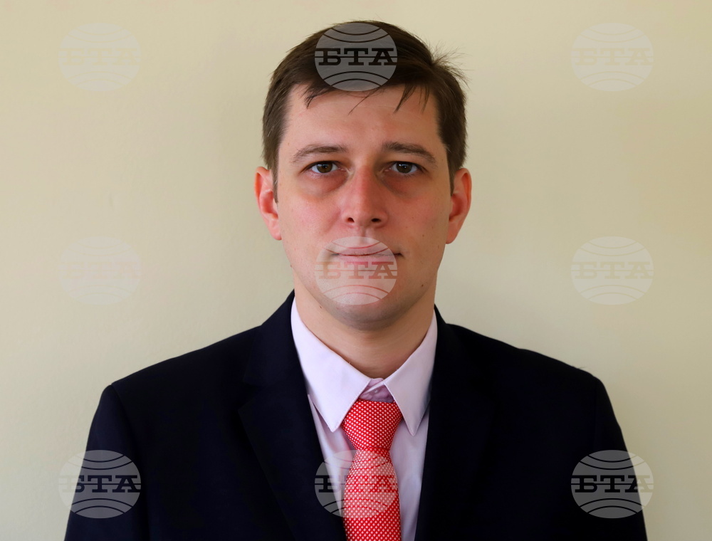 БНР има нужда от промяна, но това ще става обмислено и в диалог с хората, казва генералният директор на радиото Милен Митев