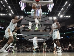 Spurs Bucks Basketball