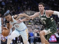 Spurs Bucks Basketball
