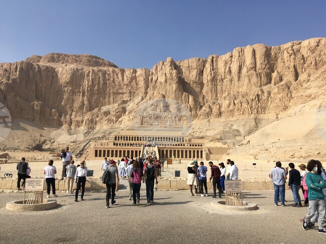 Части от храм на могъщата жена фараон Хатшепсут са сред откритията на египетски археолози в Луксор