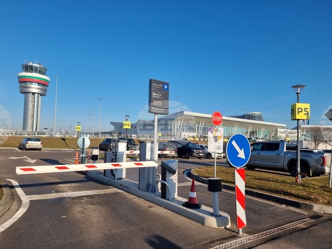 Taxi Drivers' Protest Expected to Cause Access Difficulties at Sofia Airport's Terminal 2 Friday