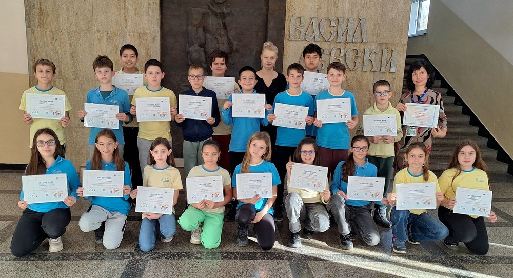 Пловдивски ученици участваха в проект за коледни инициативи с връстници от Полша и Гърция