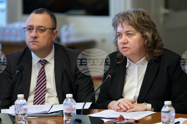 Трябва да намерим дългосрочните решения за подобряване на пътната безопасност, каза председателят на парламента Наталия Киселова