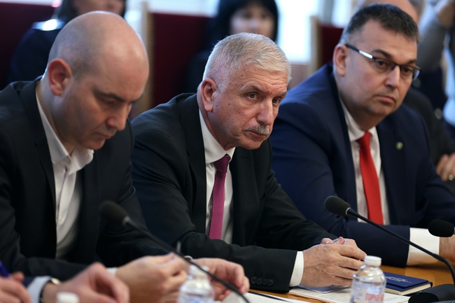 През изминалата година са загинали 481 души при 440 пътни произшествия, с 44-ма по-малко от 2023 г., съобщи комисар Димитър Мичев