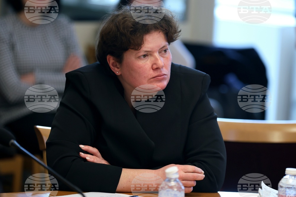 Необходими са последователни усилия и експертен разговор за подобряване на пътната безопасност, каза Малина Крумова