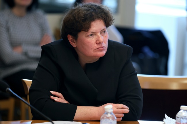 Необходими са последователни усилия и експертен разговор за подобряване на пътната безопасност, каза Малина Крумова