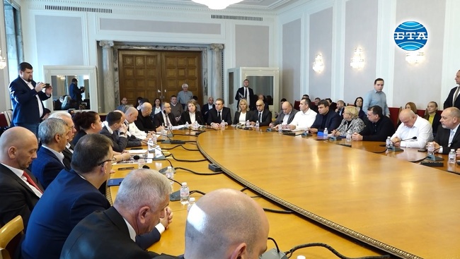 Трябва да намерим дългосрочните решения за подобряване на пътната безопасност, каза председателят на парламента Наталия Киселова