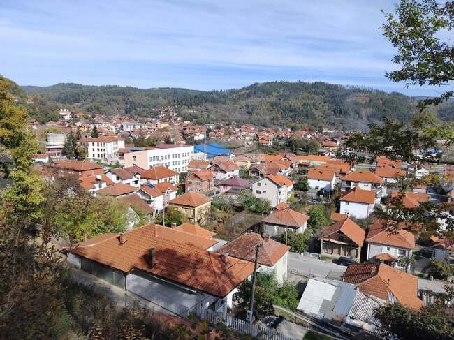 Започна записването за безплатно балнеолечение на пенсионерите в Сърбия, включително и тези от Босилеград