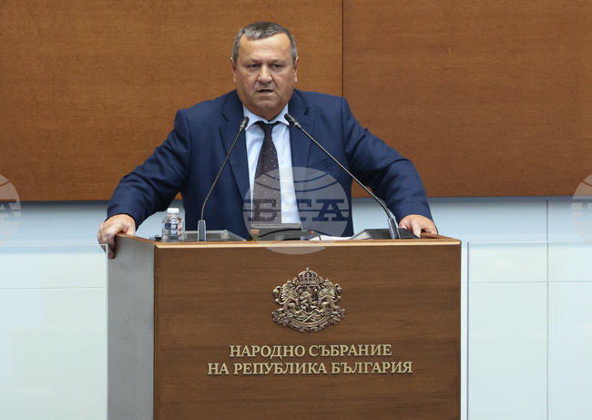  Хасан Адемов от парламентарната група „Демокрация, права и свободи“- ДПС оглави комисията по демографска политика
