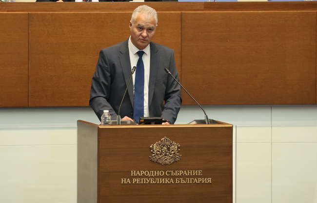 Към момента няма данни, които да са в полза на хипотеза за саботаж, каза председателят на ДАНС относно задържането на кораба "Вежен"