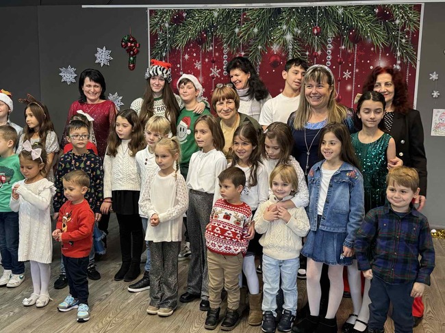 Коледни тържества се състояха в двете бази на Българското училище „Джон Атанасов“ в Чикаго