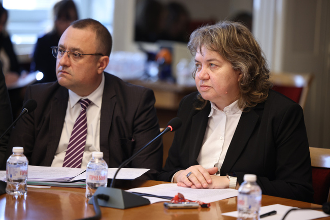 НС: Трябва да намерим дългосрочни решения за подобряване на пътната безопасност, заяви председателят на Народното събрание Наталия Киселова