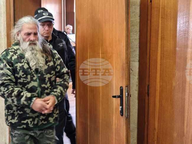 Собственикът на конете, предизвикали смъртта на 18-годишно момиче край Кюстендил - Стоян Игов, беше пуснат под домашен арест