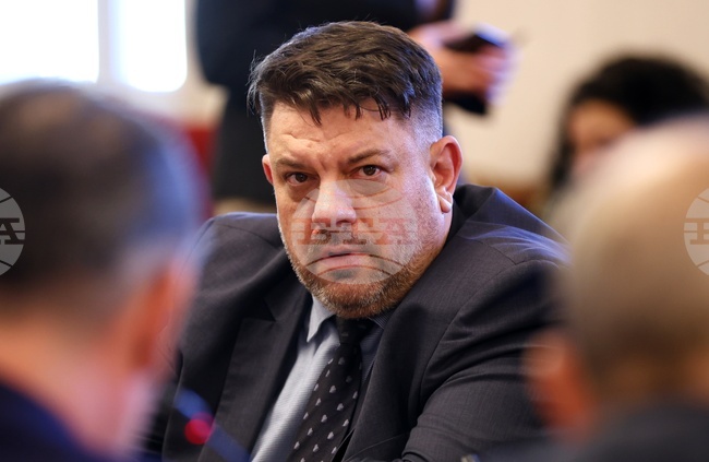 Искрено се надявам другата седмица България да има редовно правителство, заяви Атанас Зафиров 