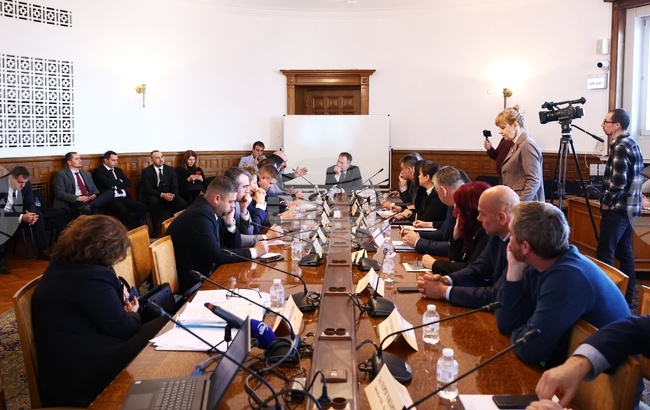 Народно събрание - животни - чума - временна комисия