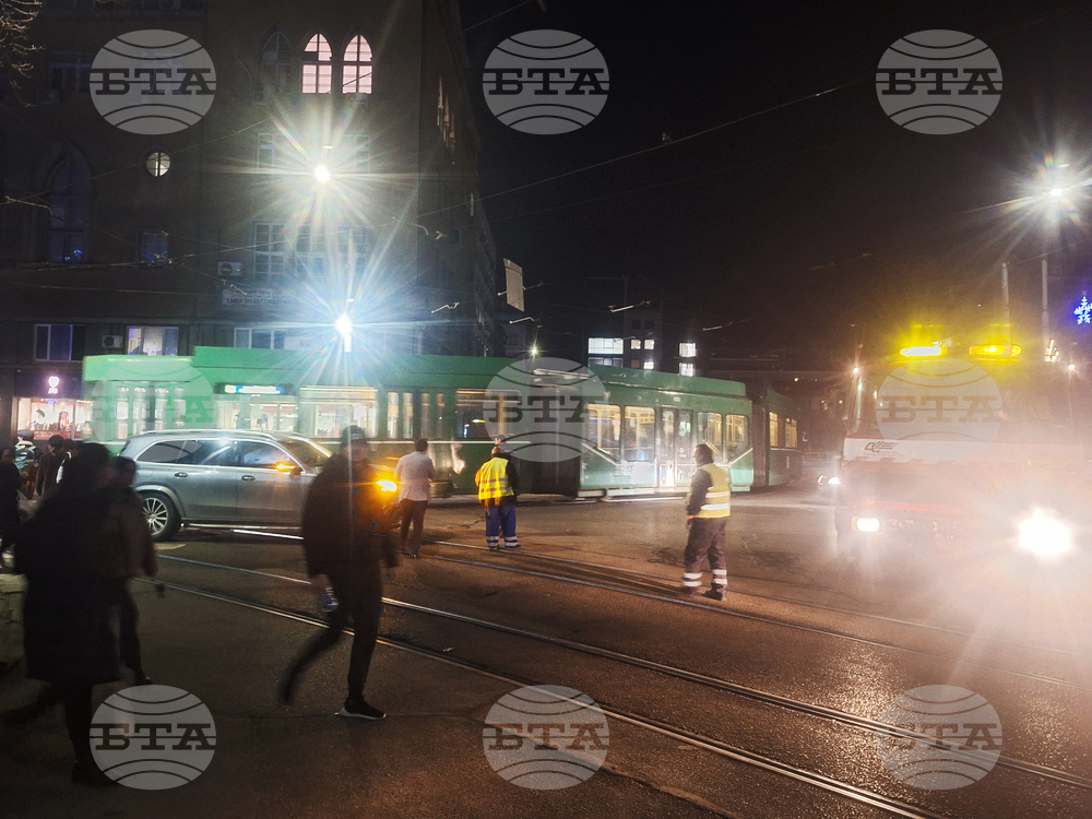 Аварирал автомобил - затруднено движение