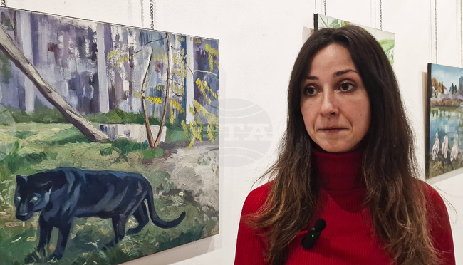 Около 30 картини живопис подреди художничката Десислава Янакиева на изложба в Самоков