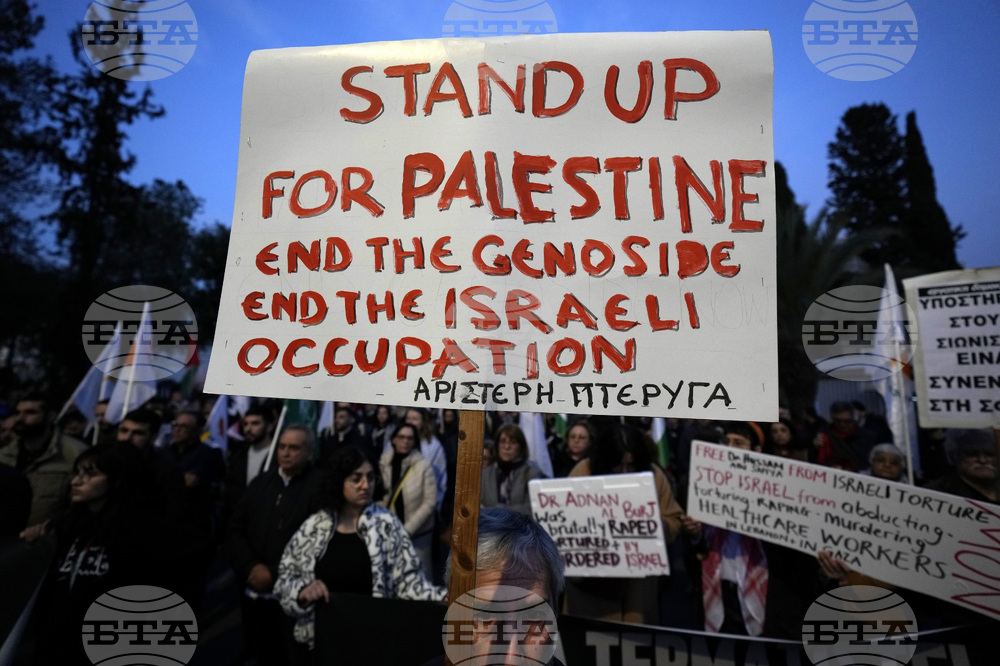 Стотици демонстранти освиркваха президента на Израел Ицхак Херцог при посещението му в Кипър