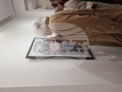 Доц. Георги Лозанов на откриването на изложбата на Стефан Моасе - Zaïzaï в галерия „Ракурси“. Снимка: Ваня Сухарова/БТА