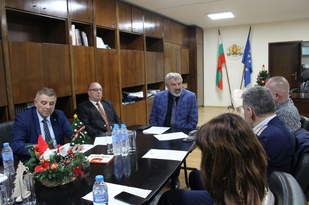 Областна администрация Русе: Драгомир Драганов призовава шофьорите на леките автомобили да плащат онлайн таксата за преминаване през Дунав мост при Русе