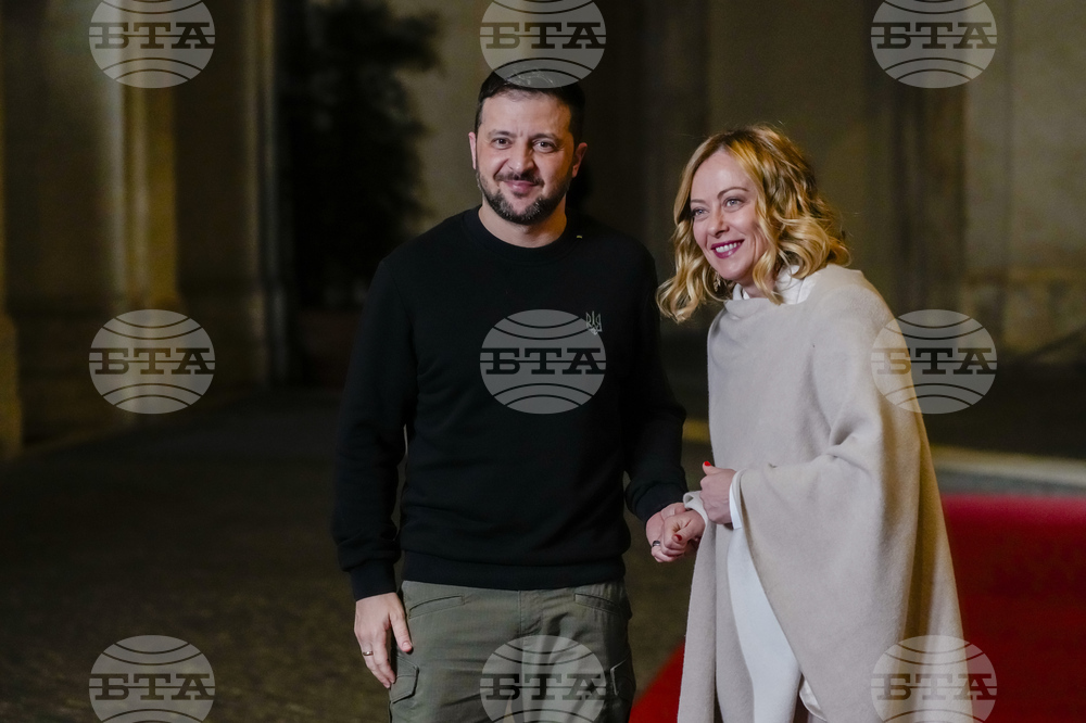 След среща с Мелони Зеленски разговаря и с италианския президент Матарела