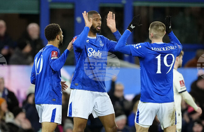 Евертън, Фулъм и Кардиф постигнаха победи в турнира за ФА Къп в Англия