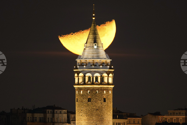 Музеите на Истанбул на лунна светлина