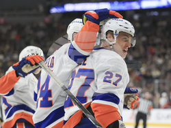 Islanders Golden Knights Hockey